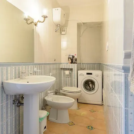 Holiday home La Finestra Di *