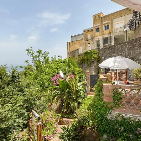 Holiday home La Finestra Di